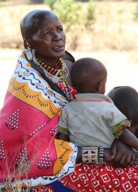 Massai Frau mit Kind
